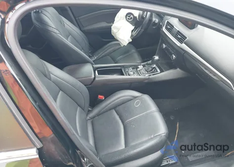 2018 Mazda Mazda3 Touring из США, поврежденный, VIN 3MZBN1V31JM248529